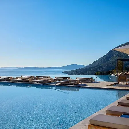 Angsana Corfu بينيتسيس